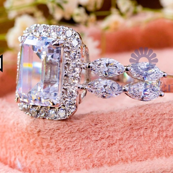 Emerald & Marquise CZ Stone Halo Double Band Ring
Size 7 white gold - Picture 3 of 9